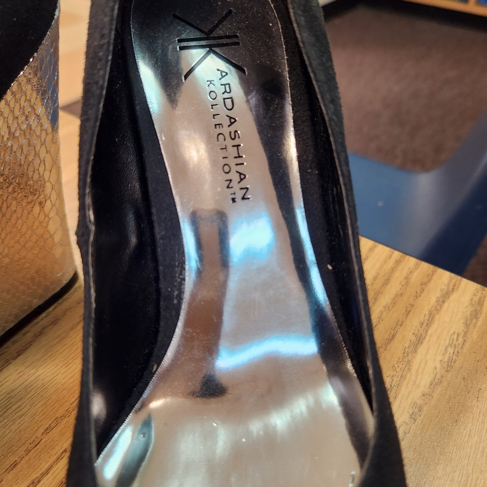 KARDASHIAN KOLLECTION Women's 7.5 M Black & Silver ICON Wedge Shoes